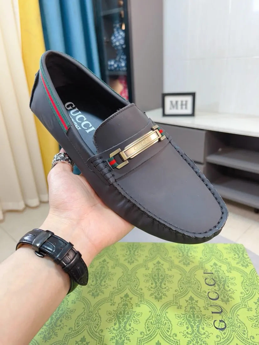 Men's shoes💰400🌹🌹【GUCCI】Hong Kong original top quality exquisite craftsmanship top quality💪🏼high-end boutique men's Hugh Doudou shoes British fashion style 🎈original metal soft cowhide surface lazy slip-on Loaf style This fabric is made of 🇮🇹imported top soft calfskin, code number: 38-44